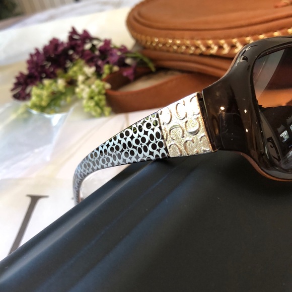 NWT Coach VIP Gift Sunglasses - Picture 2 of 9